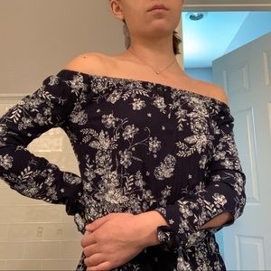 Floral Flowing Off the shoulder long sleeve blouse